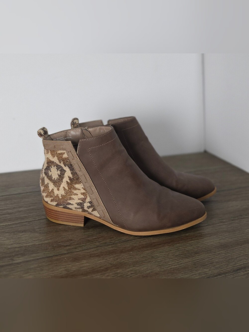 Women’s Taupe Aztec Southwestern Booties Ankle Boots Size 10w Faux Leather Cato